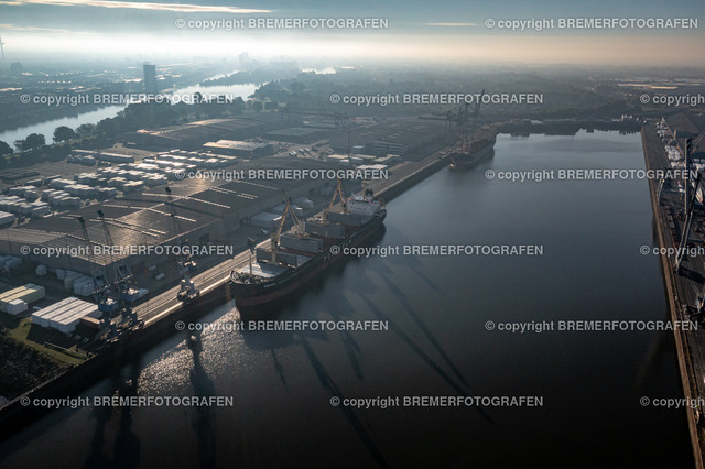 DJI_0301 | 30.09.2022 Drohnenaufnahmen Dt. Schifffahrtstag 2022 Bremen Wendebecken / Weser