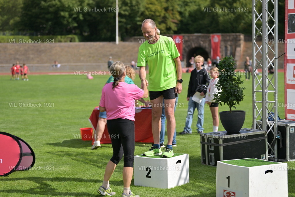 2026-08-23_Sparkassenlauf_Siegerehr_KH_00014 | Die Fotografen - Realisiert mit Pictrs.com