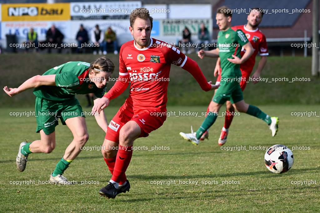 FC ASKÖ Gmünd vs. SV Rapid Lienz | #20 Dominic Girstmair Rapid Lienz, #20 Elias Rainer FC Gmünd, FC ASKÖ Gmünd vs. SV Rapid Lienz, FC ASKÖ Gmünd vs. SV Rapid Lienz am 09.11.2025 in Ferlach (Ballspielhalle Ferlach), Austria, (Photo by Bernd Stefan)