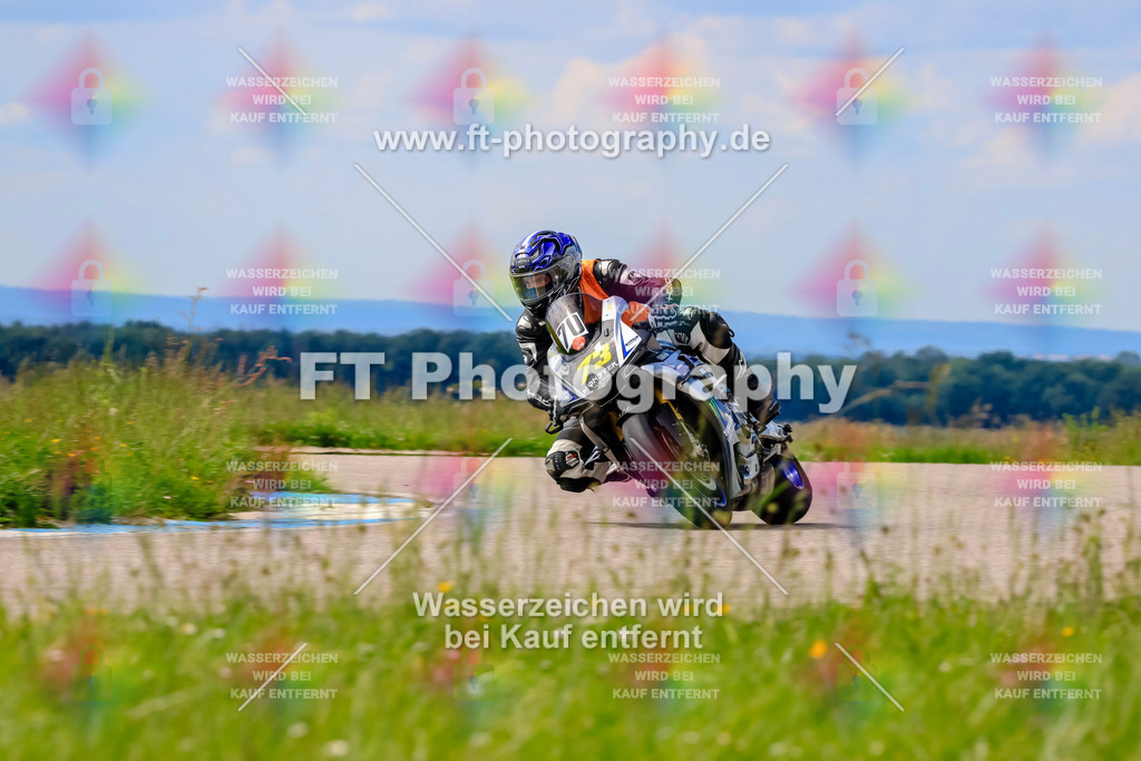 MotoTeam-0868 | Hier findet Ihr Bilder von Touristenfahrten auf der Nürburgring Nordschleife oder von anderen Veranstaltungen die ich besucht habe. Viel Spass beim Durch Schauen 