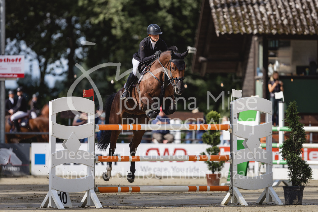 230826_Delbrueck_Youngster-M-503 | Deine schönsten Turniermomente als professionelle Fotos! Entdecke hochwertige Pferdesport-Fotografie im Online-Shop. Jetzt Fotos finden & bestellen!