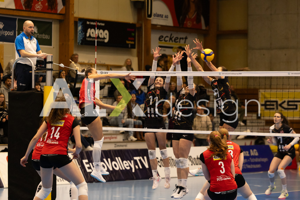 Volleyball I Frauen I Saison 2025-2026 I CEV Volleyball Challenge Cup 2026 | Women I 16th Finals I VC Kanti Schaffhausen - TJ Ostrava I 03.12.2025 | VC Kanti Schaffhausen - 8 Lina-Marie Lieb (DE) – Aussen - Realisiert mit Pictrs.com