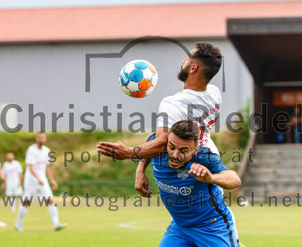 2023-06-30_093_FC_Langengeisling_gegen_VfB_Forstinning | Erding, Deutschland, 30.06.2023:
Fußball, Bezirksliga Oberbayern Ost 2023 / 2024, Testspiel, FC Langengeisling gegen VfB Forstinning, Endergebnis: 3:0

Mohamed Al Hosaini (VfB Forstinning, #17), Maximilian Hintermaier (FC Langengeisling, #13)

Foto: Christian Riedel / fotografie-riedel.net
