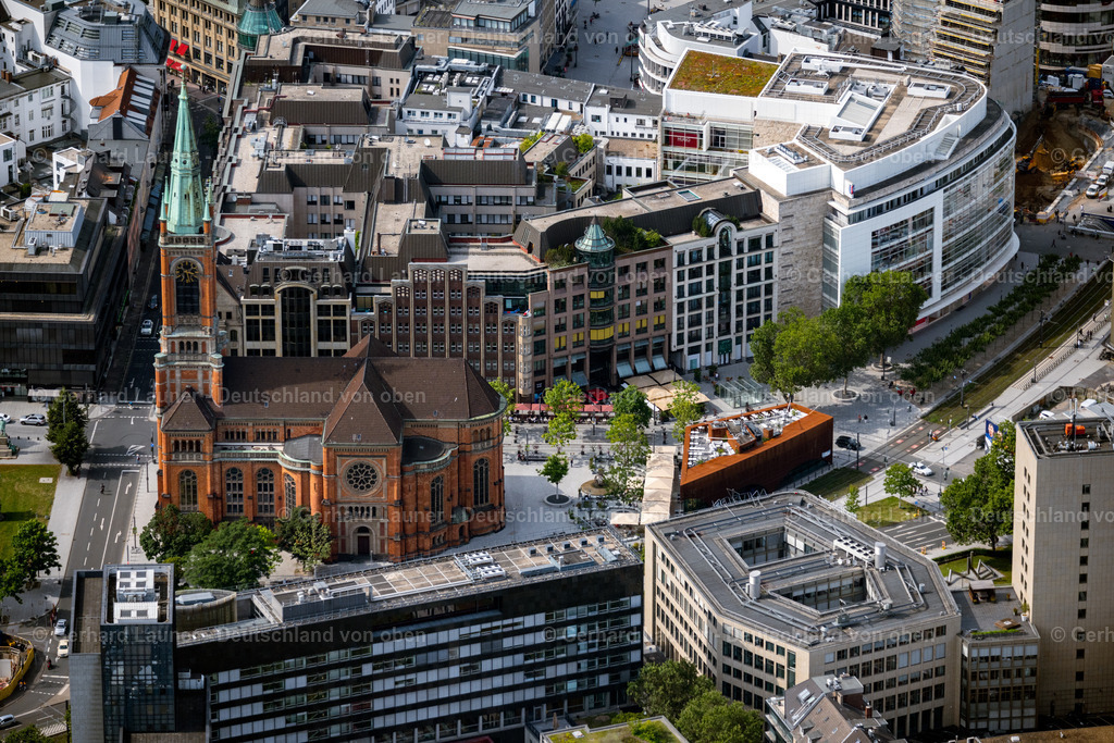 4049497 | Johanneskirche, oder Stadtkirche Düsseldorf, Fußgängerzone