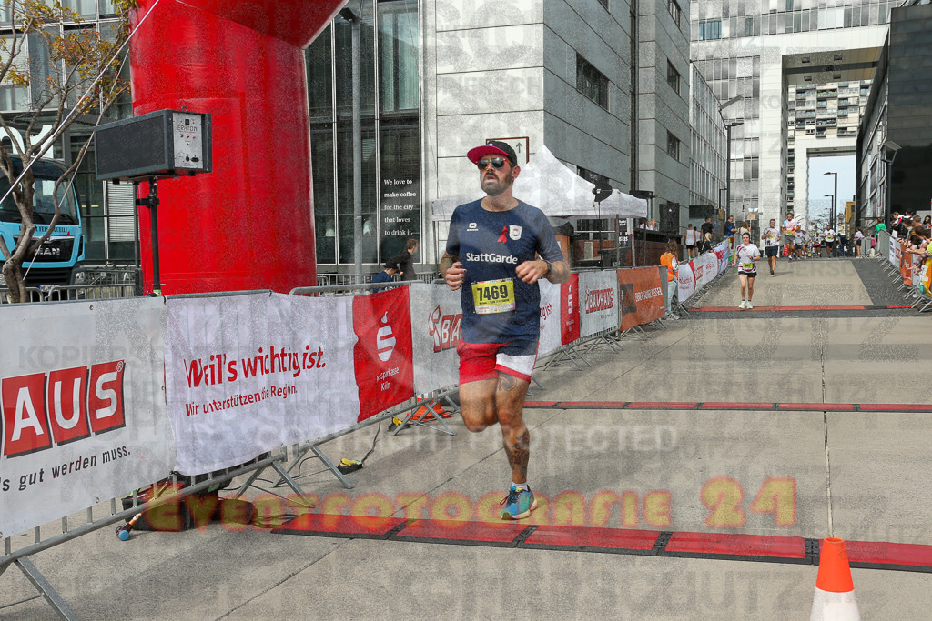 250920_1326_EX1_4564 | Sportfotografie im Rhein-Sieg Kreis, Köln, Bonn, NRW, Rheinland Pfalz, Hessen, etc. Unser Tätigkeitsfeld umfasst den Laufsport vom Volkslauf über den Marathon, Duathlon, Triathon bis zum Ultralauf wie Kölnpfad Ultra oder Schindertrail.