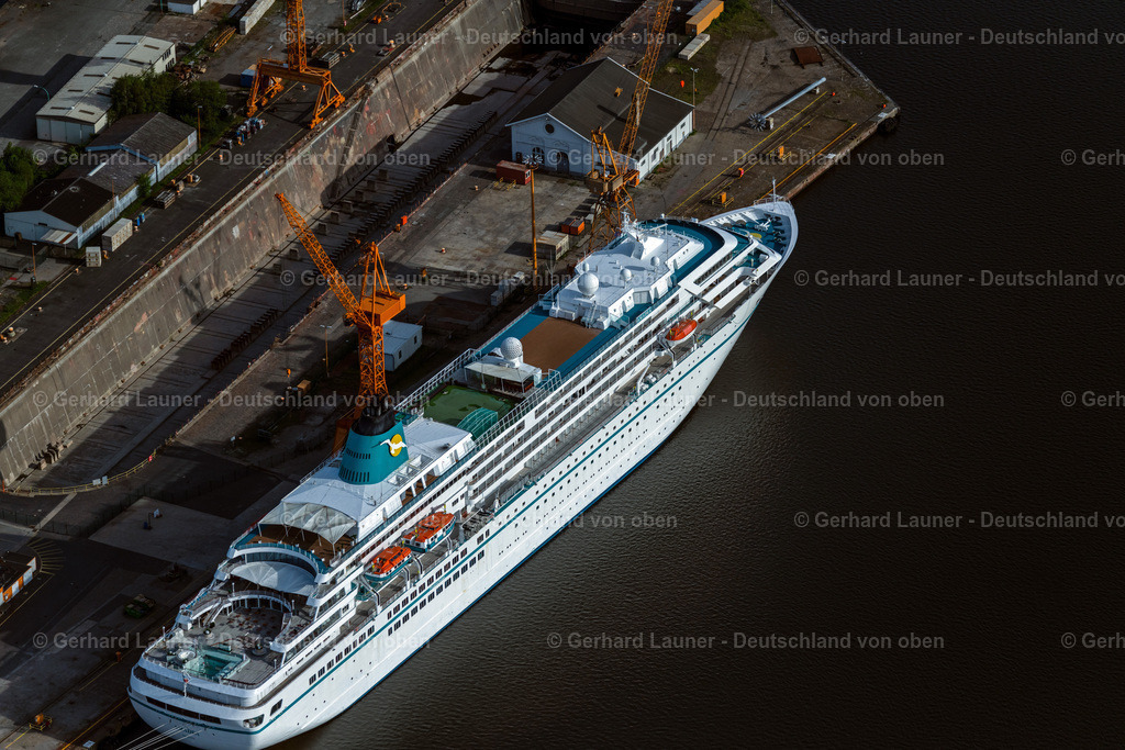 4030451 | BREMERHAVEN 01.06.2020 Kreuzfahrt- Passagier- und Fahrgast- Schiff " Amadea " in Bremerhaven im Bundesland Bremen, Deutschland. Weiterführende Informationen bei: DREAMLINES.de,  Phoenix Reisen GmbH. // Cruise and passenger ship " Amadea " in Bremerhaven in the state Bremen, Germany. Further information at: DREAMLINES.de,  Phoenix Reisen GmbH. Foto: Gerhard Launer