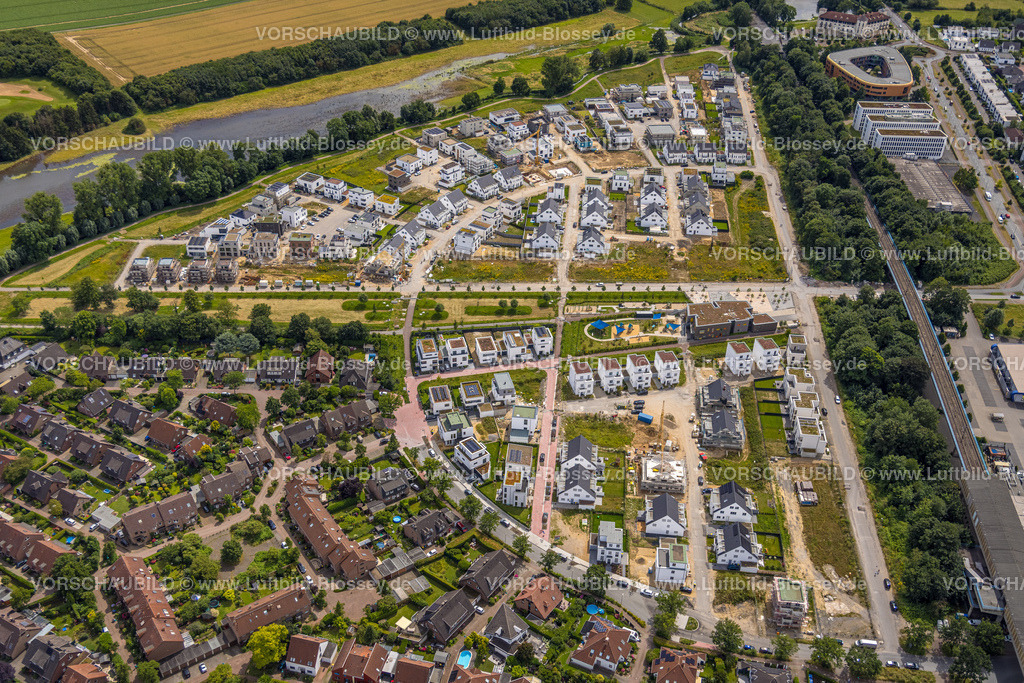 Duisburg240704260-Sued | Luftbild, Duisburg-Süd, Wohngebiet Angerbogen, Am Alten Angerbach, halbkreisförmige Neubau-Wohnsiedlung, Huckingen, Duisburg, Ruhrgebiet, Nordrhein-Westfalen, Deutschland