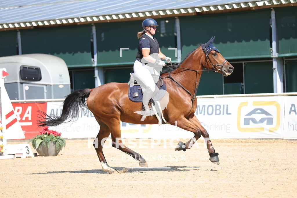 0P6A5545 | Willkommen bei Brunnmayr - Design & Fotografie – Ihrem Spezialisten für Reitturniere und Pferdeveranstaltungen in Oberösterreich, Salzburg und Bayern! Seit über 17 Jahren sind wir leidenschaftlich dabei.