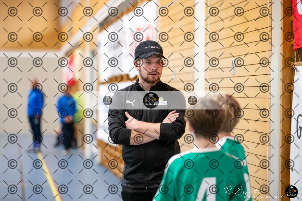 20241201_FCR-Hallenturnier-Ea_RAW-6_024 | Sport und Naturfotografie von Roberto Esposito zeigt echte Momente Bewegung und die Schönheit der Natur. Ausdrucksstarke Bilder schaffen Emotionen.