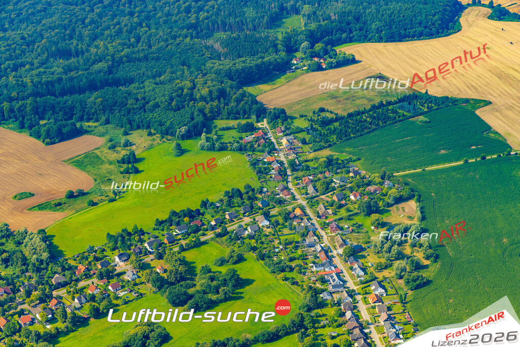 Heiligenhagen Satow Bild- Das Luftbild wurde 2025 vom UL-Flugzeug heraus erstellt ( keine Drohne bzw. Drohnenaufnahme ) - Hochauflösende Luftaufnahme -Nicht vergleichbar mit Google Maps oder Satelittenbilder- Die Geschenkidee !Mit Lizenz und Bildrechte bestellbar - CC