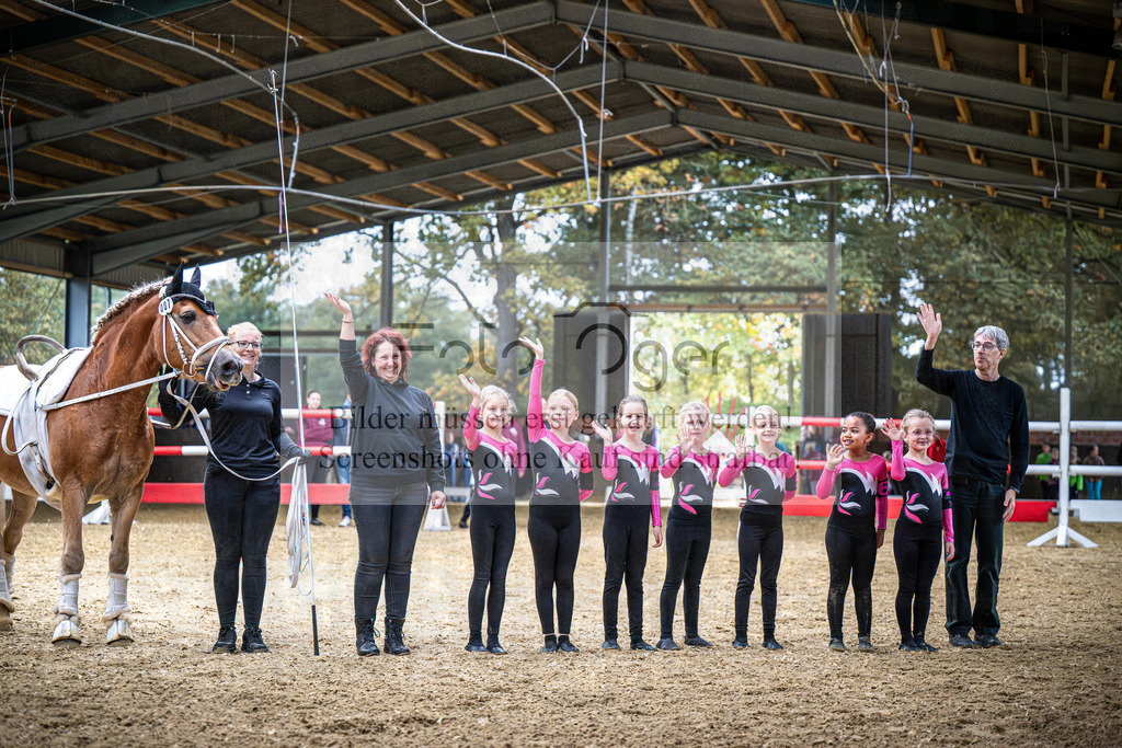 DOS_0018 | Entdecke hochwertige Reitturnierfotos von Foto Oger. Professionell, emotional und authentisch – jetzt Lieblingsmomente im Shop bestellen.Deutschlandweite Turnierfotografie. - Realisiert mit Pictrs.com