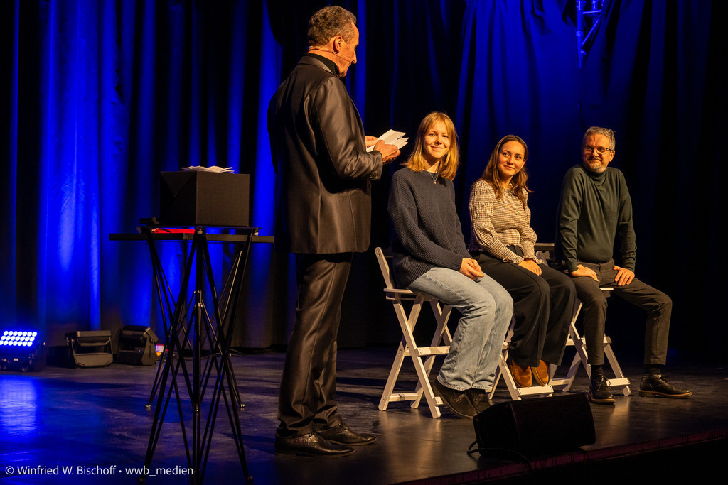 wwb-2412-0241 | <Fotografie> <Video> <Film> <Winfried Bischoff> - Realisiert mit Pictrs.com