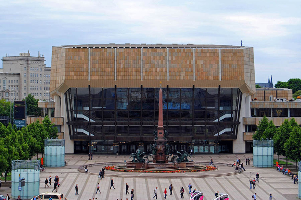 Foto: Leipzig - Gewandhaus zu Leipzig | Das Team hinter BILDLEXIKON LEIPZIG bündelt historische wie aktuelle Informationen über die Stadt Leipzig in Text und Bild auf einer Plattform und stellt diese der interessierten Öffentlichkeit zur Verfügung.