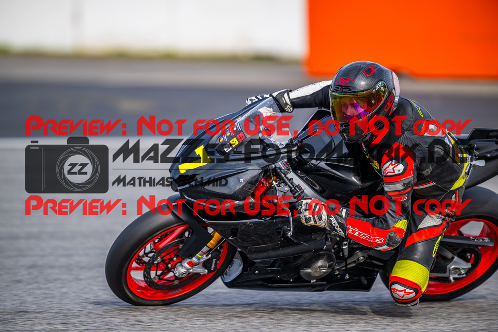 MaZZes_Fotomatrix_20240317_6021986_5406 | Fotograf Mathias Schmid
Sportfotograf,
Eventfotograf,
Hochzeitsfotograf,
Portraitfotograf