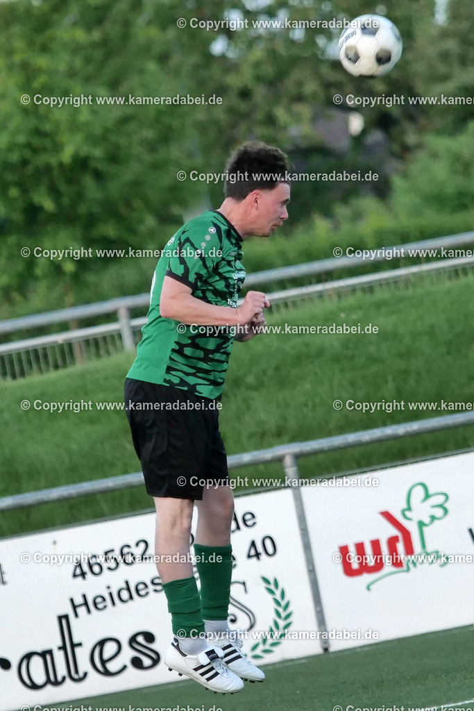 Fußball Kreispokal 25/26 Ü 32 : Spiel um Platz 3 : SV 08/29 Friedrichsfeld - SV Ringenberg AH  2 : 1 | Fußball Kreispokal 25/26 Ü 32 : Spiel um Platz 3 : SV 08/29 Friedrichsfeld - SV Ringenberg AH  2 : 1Spielort : Voerde Friedrichsfeld - Realisiert mit Pictrs.com