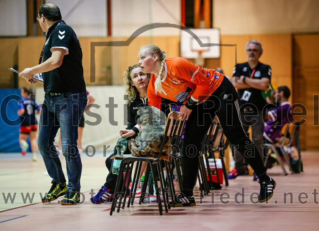 2023-12-09_003_SpVgg_Altenerding_gegen_HSG_Freising-Neufahrn | Erding, Deutschland, 09.12.2023:
Handball, Bezirksoberliga Frauen Altbayern 2023 / 2024, 9. Spieltag, SpVgg Altenerding gegen HSG Freising-Neufahrn, Endergebnis: 29:28

Torfrau Hanna Obermair (SpVgg Altenerding, #1)

Foto: Christian Riedel / fotografie-riedel.net