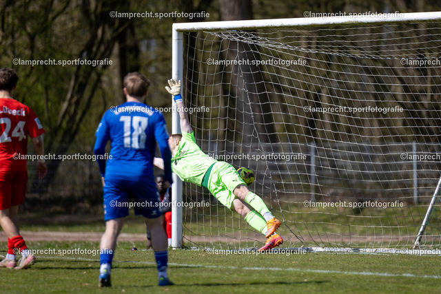 Fußball I Junioren I Saison 2025-2026 I DFB-Nachwuchsliga I 8. Spieltag I JFV Lübeck - 1. FC Magdeburg 175 | Lennard Schröder (33, JFV Lübeck) - Realisiert mit Pictrs.com