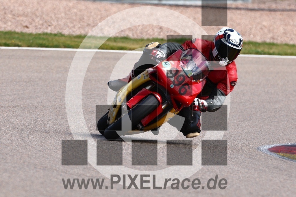 0996-20240819_01994 | Schöne Erinnerungen an spannende Momente - das festzuhalten ist unser Job. PIXELrace.de ist seit 2003 auf den Rennstrecken Europas unterwegs um die Action draußen beim Fahren und die wunderbare Stimmung imm Fahrerlager für euch einzufangen.