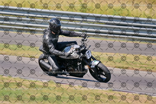 26bt05-0533 | markuskiefer.com - Realisiert mit Pictrs.com