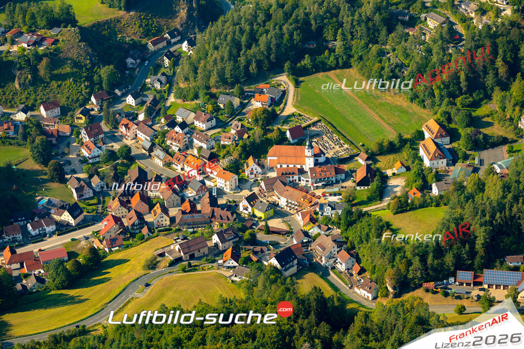 Das Luftbild zeigt :  Obertrubach - Die Luftaufnahme wurde 2024 vom UL-Flugzeug aus erstellt ( keine Drohne ) - Hochauflösende Luftaufnahme - Für grossformatige Ausdrucke geeignet. Die Geschenkidee !Mit Lizenz und Bildrechte bestellbar