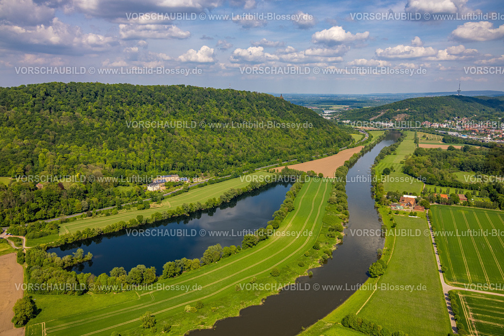 PortaWestfalica240505222Wiehengebirge_Kaiser-Wilhelm-Denkmal | Luftbild, Kaiser-Wilhelm-Denkmal, kulturelles Denkmal, Wiehengebirge und Fluss Weser, Gut und See Wedigenstein, Fernsehturm Porta Westfalica, Fernsicht mit blauem Himmel und Wolken, Holzhausen, Porta Westfalica, Ostwestfalen, Nordrhein-Westfalen, Deutschland