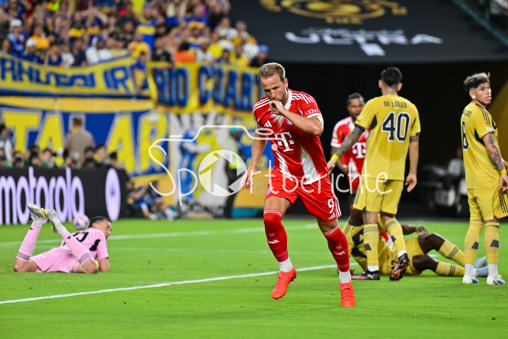 FC Bayern München - Boca Juniors | Jubel der Bayern nach dem Treffer zum 1-0 durch Harry KANE (FC Bayern Muenchen 9) / Tor / Torschuetze / Freude / Happy / FIFA Club World Cup: FC Bayern Muenchen - Boca Juniors, Hard Rock Stadium am 20.06.2025 / NOT FOR SALE IN USA