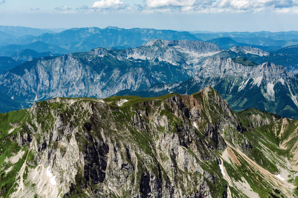 dr__0010023.jpg | KRUMPEN 05.07.2017 Von Bergen umsäumte Tallandschaft in Krumpen in Steiermark, Österreich. // Valley landscape surrounded by mountains in Krumpen in Steiermark, Austria. Foto: Daniel Reiter