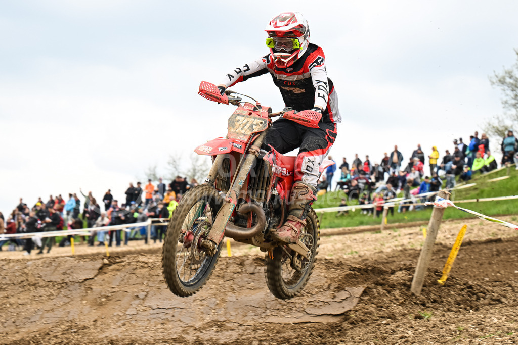 Motocross Schlatt bei Winterthur - 30. April 2023 | #303 Soares Flavio aus Hauptwil (CH) auf Gasgas MC 250 in der Kategorie ProRace Serie am Motocross Schlatt bei Winterthur, 30. April 2023. 
Instagram: @mx_schlatt | @mc_wila | @sam_schweiz
Bild: Sportfotografie Markus Aeschimann | www.markus-aeschimann.ch - Realisiert mit Pictrs.com