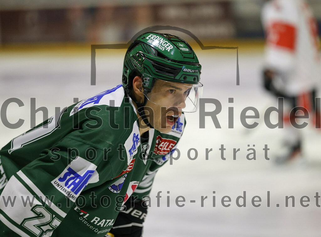 2024-01-12_069_TSV_Erding_gegen_EV_Dingolfing | Erding, Deutschland, 12.01.2024:
Eishockey, Bayernliga Vorrunde 2023 / 2024, 24. Spieltag, TSV Erding gegen EV Dingolfing, Endergebnis: 10:2

Mark Waldhausen (Erding Gladiators, #27)

Foto: Christian Riedel / fotografie-riedel.net