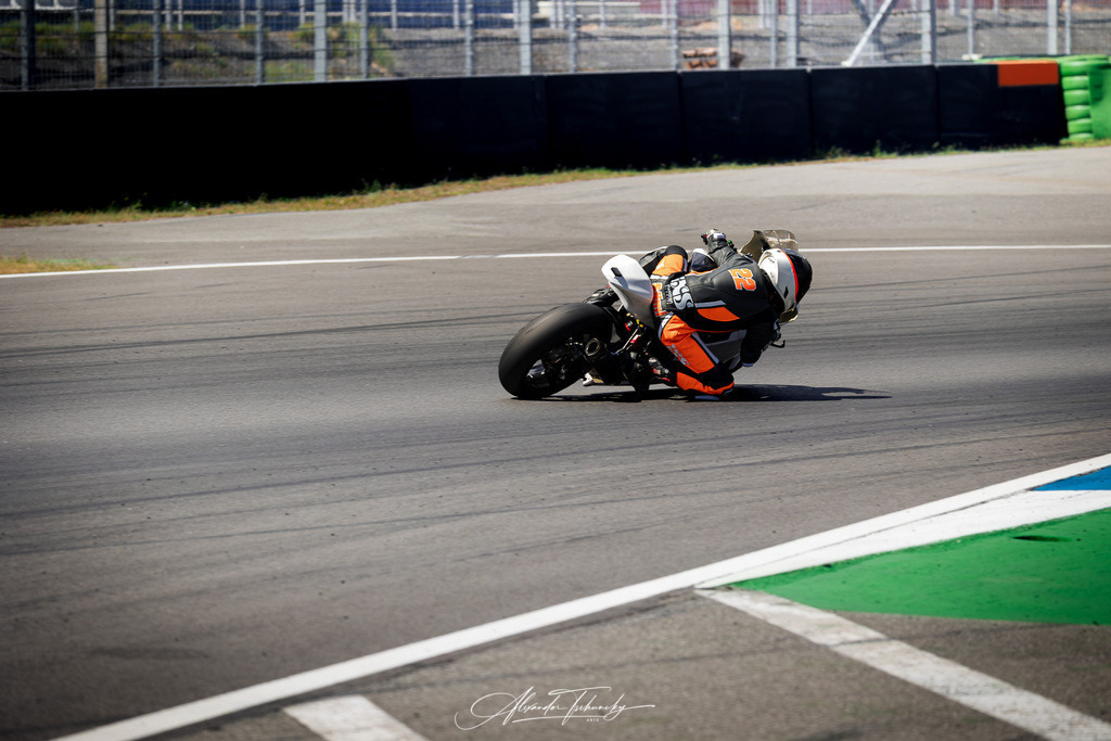 Ducati Trackday Hockenheimring 2026 | Entdecken Sie die faszinierende Welt von Alexander Tschuncky Arts: Kreative Fotografie, atemberaubende Automobilkunst und hochwertiger Bilderdruck. Lassen Sie sich inspirieren! - Realisiert mit Pictrs.com