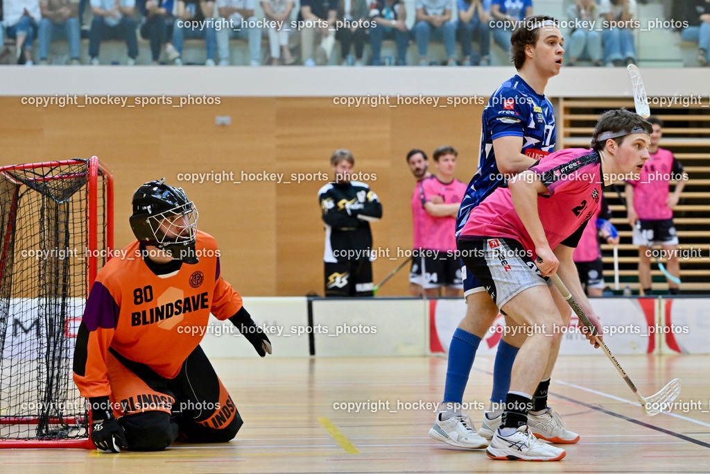 VSV Unihockey vs. Wiener Floorball Verein | #80 BEZUCHA Bernhard Wiener Floorballverein, #27 Lukas Floriantschitz VSV Unihockey, #26 Alexander Hanschur Wiener Floorballverin, VSV Unihockey vs. Wiener Floorball Verein, VSV Unihockey vs. Wiener Floorball Verein am 18.05.2025 in Villach (Ballspielhalle St. Martin), Austria, (Photo by Bernd Stefan)