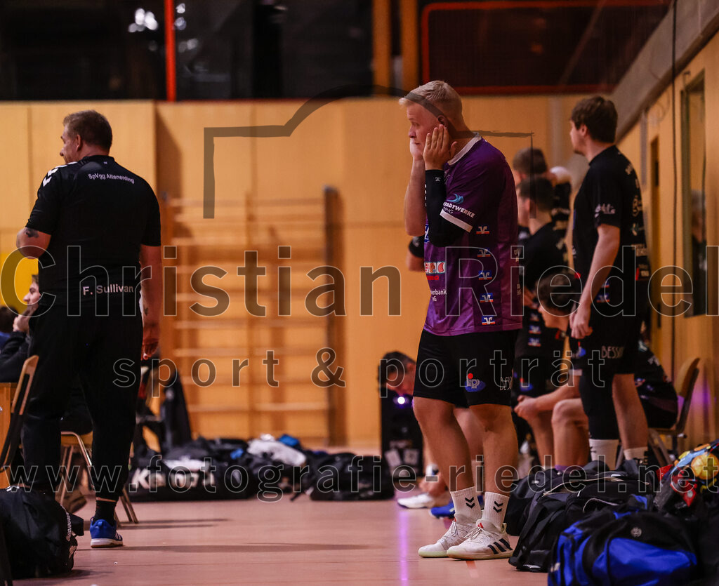2024-11-09_024_SpVgg_Altenerding_II_gegen_HC_Deggendorf | Erding, Deutschland, 09.11.2024:Handball, Bezirksliga Männer Ost 2024 / 2025, 4. Spieltag, SpVgg Altenerding II gegen HC Deggendorf, Endergebnis: 25:24Foto: Christian Riedel / fotografie-riedel.net