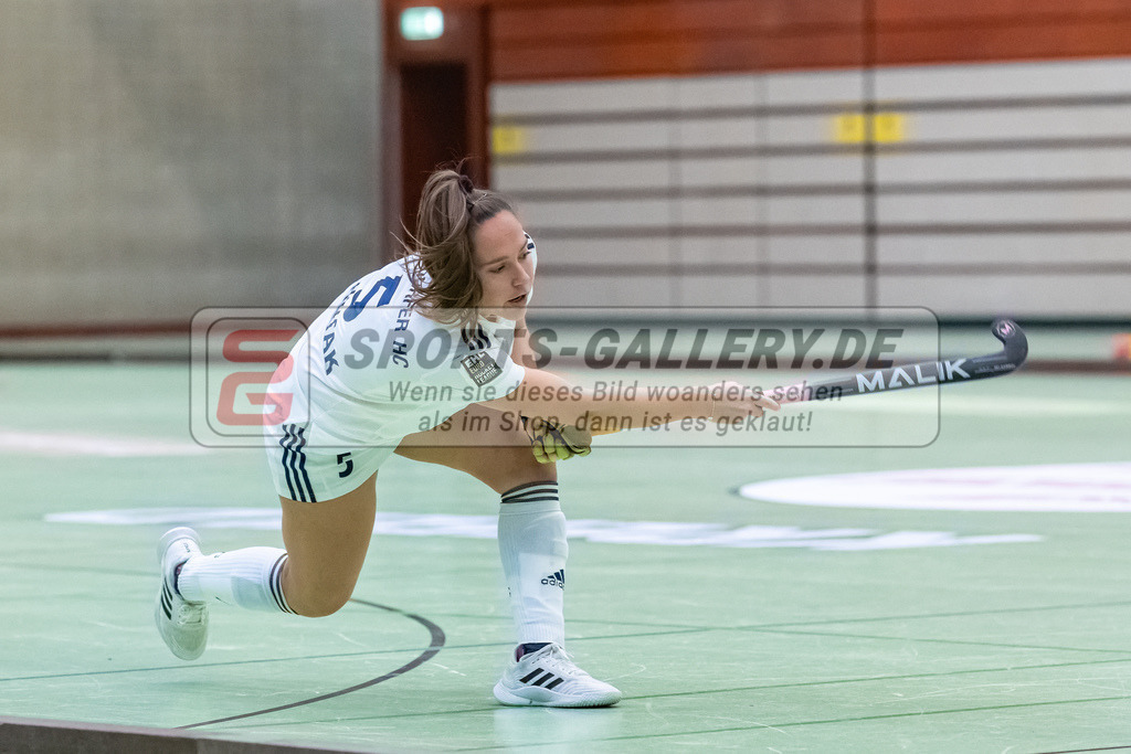 HK_20221126_101770 | 1. Bundesliga ( Halle ) Damen Crefelder HTC - Düsseldorfer HC am 27.11.2022 Crefelder HTC, Krefeld , Pia Lhotak ( Düsseldorfer HC #5 )