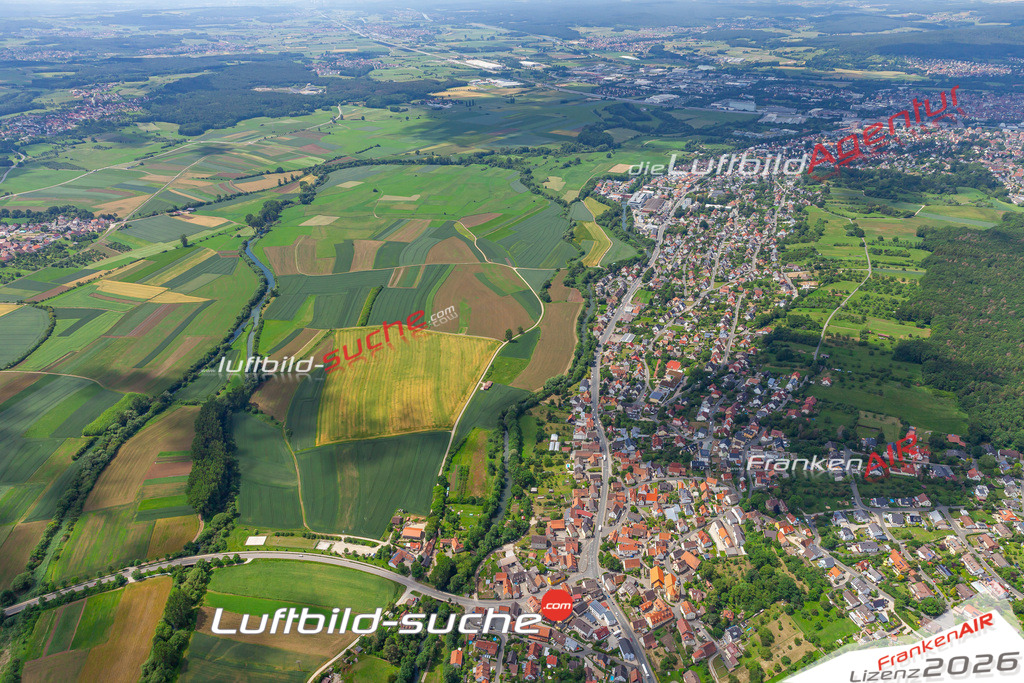 Die Luftbildaufnahme Wiesent - Reuth wurde 2019 mittels Flugzeug (keine Drohne) erstellt. Perfekte Schärfe und Druck- Ergebnisse- Garantiert!
