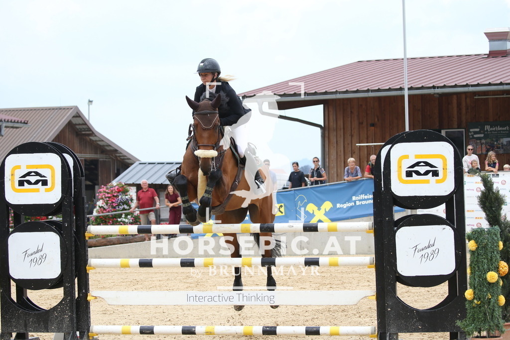 DL2Q7896 | Willkommen bei Brunnmayr - Design & Fotografie – Ihrem Spezialisten für Reitturniere und Pferdeveranstaltungen in Oberösterreich, Salzburg und Bayern! Seit über 17 Jahren sind wir leidenschaftlich dabei.