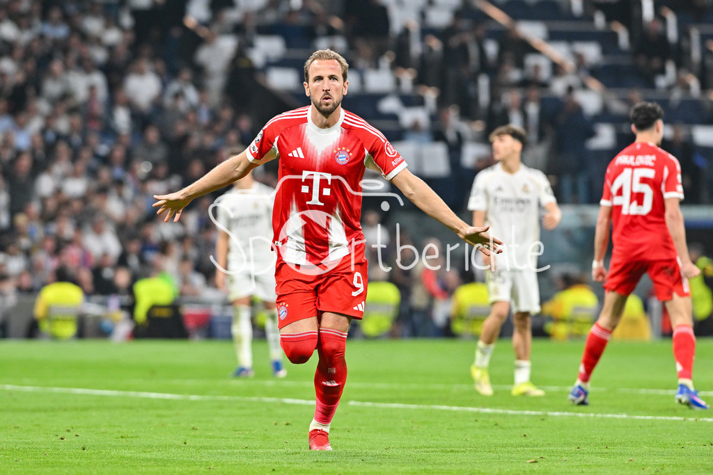 Real Madrid - FC Bayern München | MADRID, SPAIN - 07. APRIL: Bayern Munich celebrating the goal to makes 0-2 by Harry KANE (FC Bayern Munich 9) / Tor / Torschuetze / Freude / Happy during the UEFA Champions League match between Real Madrid vs. FC Bayern Munich on Quarterfinal first leg at Estadio Santiago Bernabeu