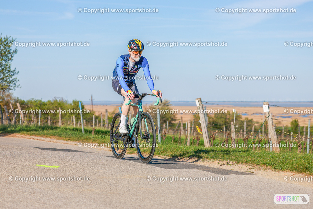 874_AR6_8476 | Neusiedlersee Radmarathon 2026@sportshot_your_pictrs #yourpictures#roadtowm2029 #nrm #neusiedlerseeradmarathon #neusiedlersee #neusiedlerseetourismus #burgenland #mörbisch #nrm26 #burgenlandtourismus #voglundco #poweredbyburgenlandtourismus #radsport #rad #marathon #ucigranfondo #visitburgenland #ucigranfondoworldseries