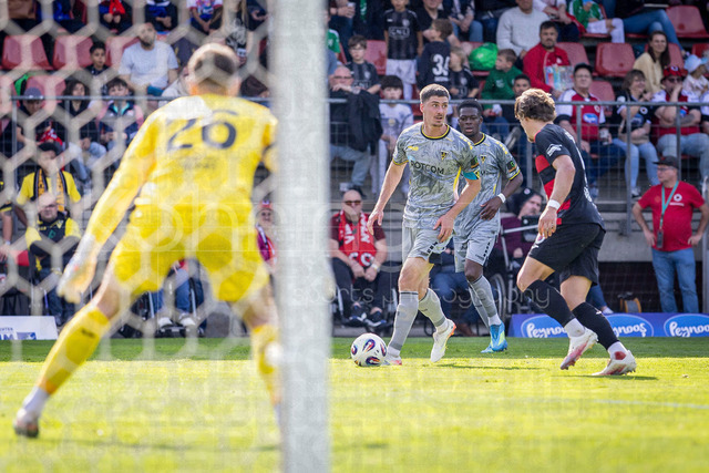 German 3rd Division, Viktoria Koeln vs. Alemannia Aachen, 10.05.2026 | KOELN, GERMANY - MAY 10, 2026: Danilo Wiebe (Alemannia Aachen, 28) during the 3rd division match on gameday 37 between Viktoria Koeln vs. Alemannia Aachen at the Sportpark Hoehenberg on May 10, 2026 in Koeln, Germany. DFL REGULATIONS PROHIBIT ANY USE OF PHOTOGRAPHS AS IMAGE SEQUENCES AND/OR QUASI-VIDEO.