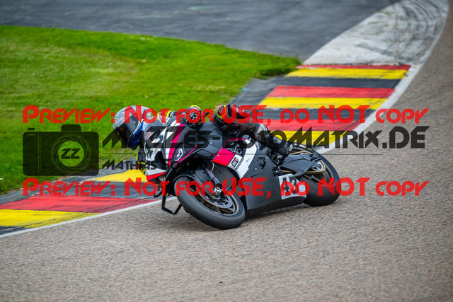 MaZZes_FotoMatrix_240503_6007705_6437 | STK1000