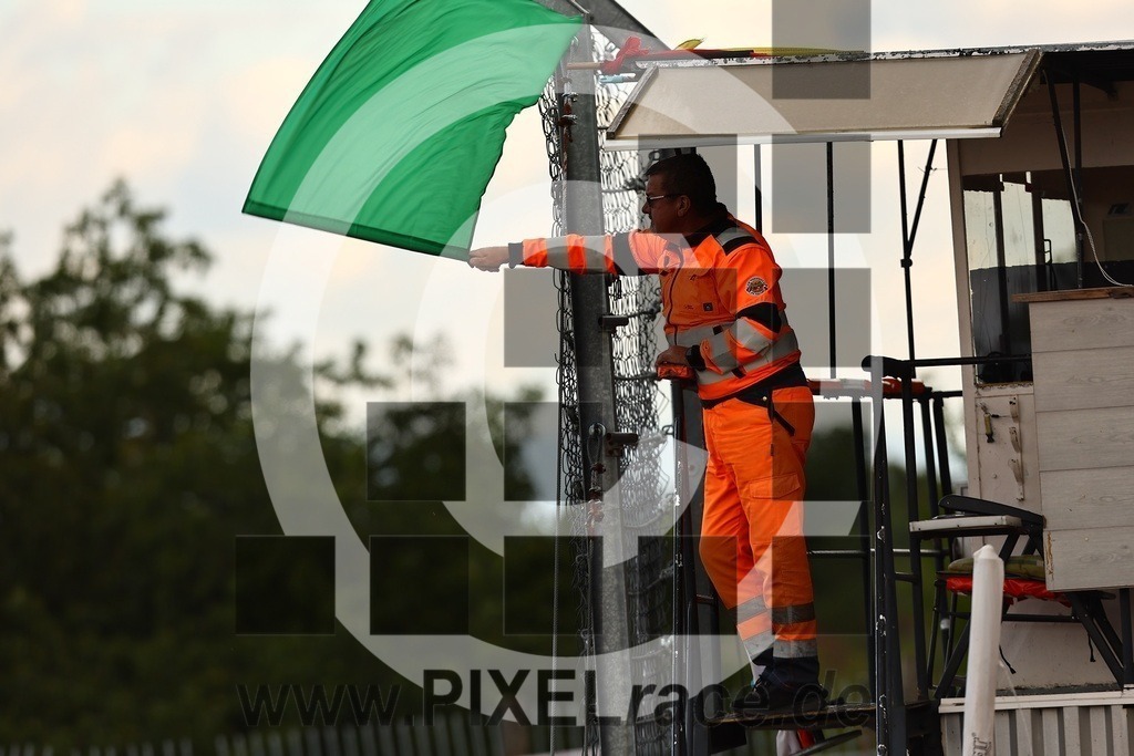 social-20250823_04900 | Schöne Erinnerungen an spannende Momente - das festzuhalten ist unser Job. PIXELrace.de ist seit 2003 auf den Rennstrecken Europas unterwegs um die Action draußen beim Fahren und die wunderbare Stimmung imm Fahrerlager für euch einzufangen.