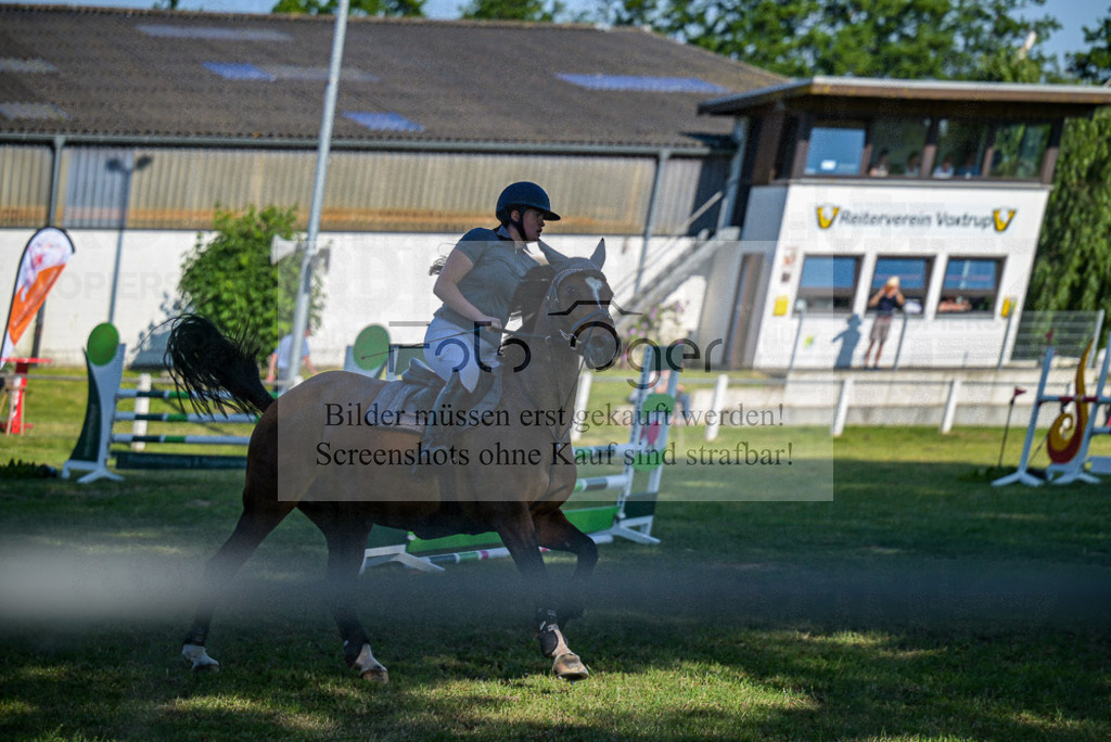 Reitturnier Voxtrup | Entdecke hochwertige Reitturnierfotos von Foto Oger. Professionell, emotional und authentisch – jetzt Lieblingsmomente im Shop bestellen.Deutschlandweite Turnierfotografie. - Realisiert mit Pictrs.com