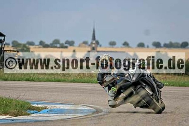 spof4942 | Professionelle Fotos von Sportveranstaltungen, aber auch Hochzeiten und anderen Events. - Realisiert mit Pictrs.com