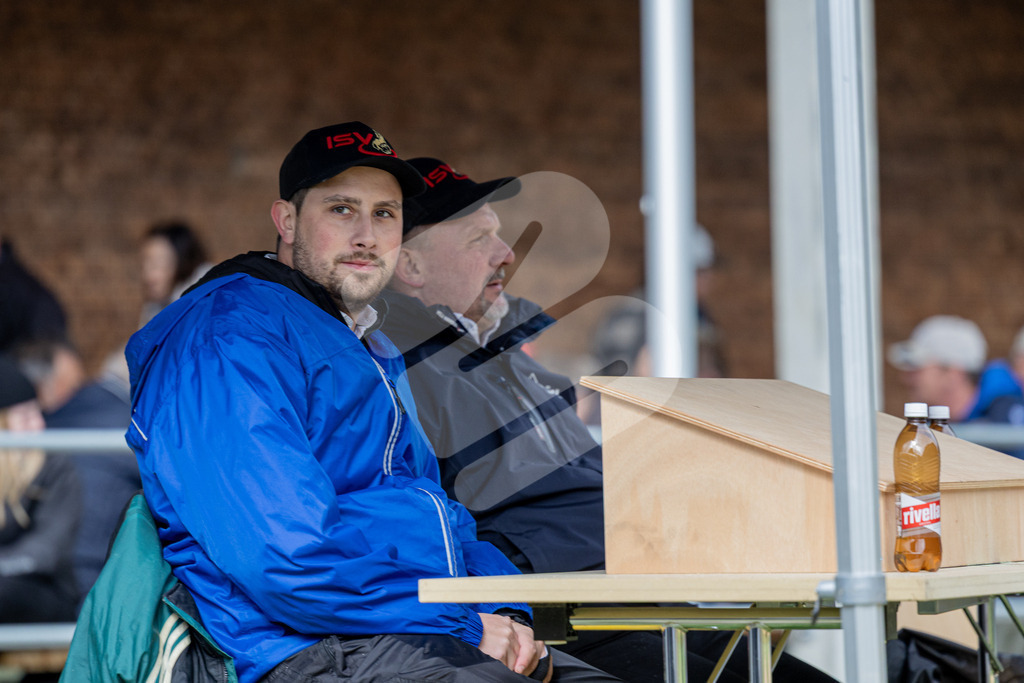 Unteriberg2025_2583 | Die Schwinger des Schwyzer Kantonalen Schwingerverbandes: Fotos, die Dynamik und Leidenschaft festhalten, sowie emotionale Momente aus dem traditionellen Schwingsport zeigen. - Realisiert mit Pictrs.com