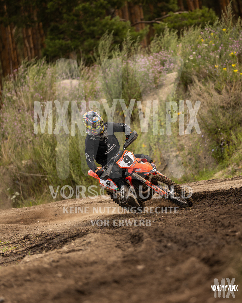 866A1695 | mxndyyvipix