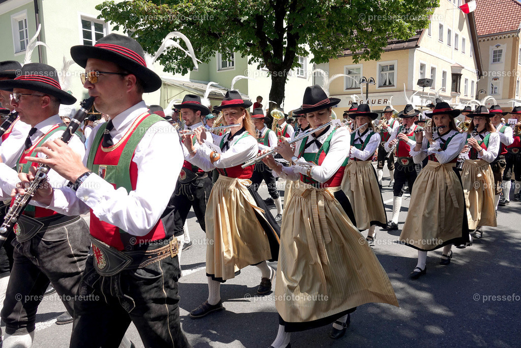 news-2022-Juli17-Musikumzug-Reutte-DSD03223-Musau | Info aus dem Bezirk Reutte/Ausserfern Tirol sowie eine umfangreiche Bilddatenbank über die gesamte Region: Lechtal, Talkessel Reutte, Tannheimertal, Zwischentoren. Lech, Plansee, Zugspitze, Grenztunnel, B179, Fernpassstraße, Verkehr, Lawinen, Tradition, - Realisiert mit Pictrs.com