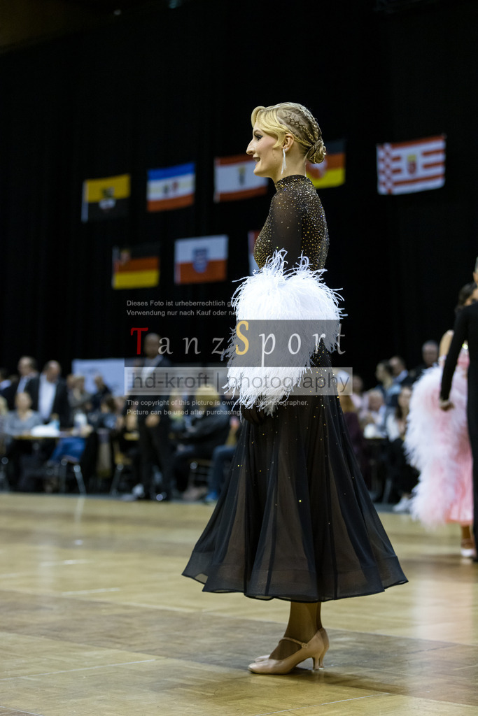 20241102_DC_HGR_Std_09132 | Tanzsportbilder, Standardtanz, Lateintanz, WDSF, DTV, LTVB, dancecomp, goc, hessen tanzt, blaues band der spree, walzer, tango, wiener walzer, slowfox, quickstepp, samba, rumba, cha-cha-cha, paso doble. jive, hd-kroft photography, turniertanzsport