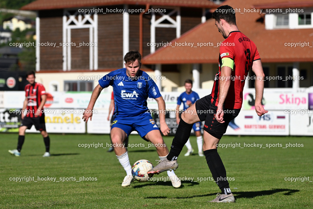 ATUS Nötsch vs. Thal Assling | #21 Nicolas Janschitz ATUS Nötsch, #11 Pascal Oliver Kofler Thal Assling, ATUS Nötsch vs. Thal Assling, ATUS Nötsch vs. Thal Assling am 31.08.2025 in Nötsch (Dobratsch Arena), Austria, (Photo by Bernd Stefan)