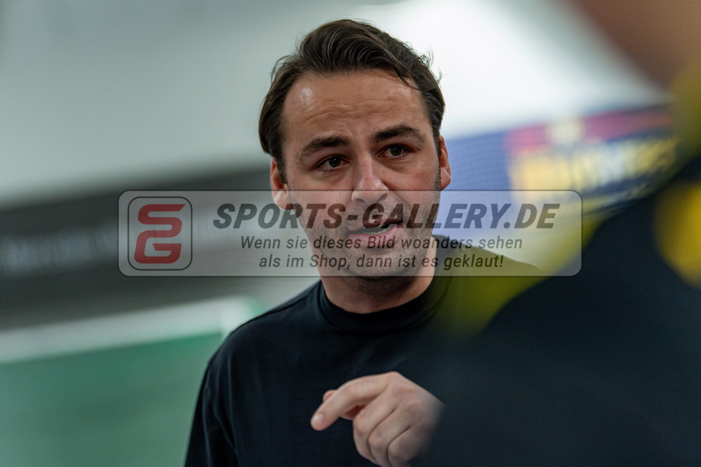 SM_2024-12-20-D85_-169 | 1.Bundesliga Hallenhockey  (M) DCADA - HTHC / 3:4 (1:1)