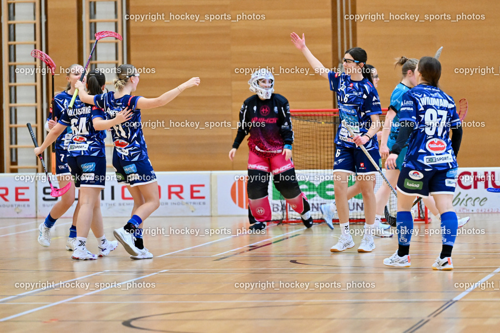 VSV Unihockey Damen vs. FCB München | #9 Paula Schedele FCB München, #97 Bettina Wildmann VSV Unihockey, #6 Noemi Kiššová VSV Unihockey, #64 Laura Walluschnig VSV Unihockey, Jubel VSV Unihockey Mannschaft, #11 Patricia Achernig VSV Unihockey, #7 Lina Heber VSV Unihockey, VSV Unihockey Damen vs. FCB München, VSV Unihockey Damen vs. FCB München am 24.01.2026 in Villach (Ballspielhalle St. Martin), Austria, (Photo by Bernd Stefan)
