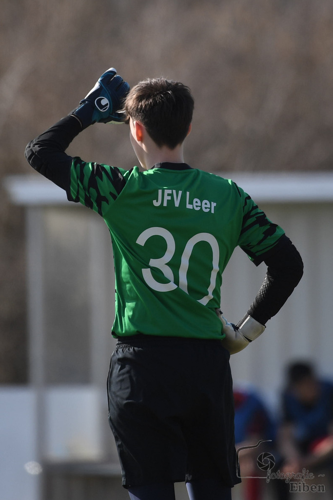 FC Rastede-JFV Leer | Bezirksliga B-Jugend; FC Rastede (blau)-JFV Leer (rot) am 08.03.2025; in Rastede (Sportanlage Köttersweg), Photo: Philip Eiben 2025 - Realisiert mit Pictrs.com